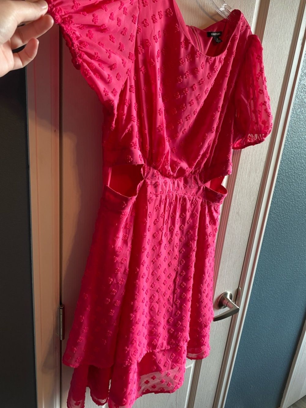 Robert Louis Bright Pink Puff-Sleeve Cutout Dress - Picture 3 of 5